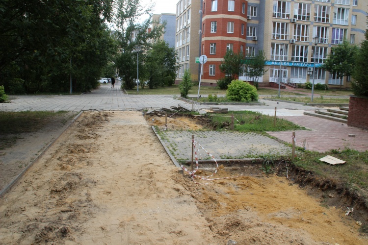 Бульвар в МКР-15 - 31.jpg Бульвар в МКР-15 - 31.jpg